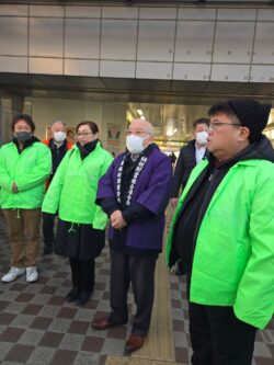 ２月７日一般社団法人千葉南青年部会確定申告街頭PR活動に際して、千葉南税務署管内納税貯蓄組合連合会を代表して宮地副会長挨拶（写真右から3番目）