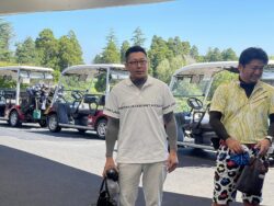 挨拶中の新入青年部会員　株式会社　豊和　土屋　様