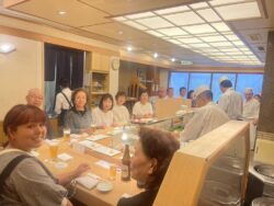 築地　寿司清新館での昼食会風景