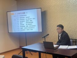 講演中の柳田千葉南税務署長