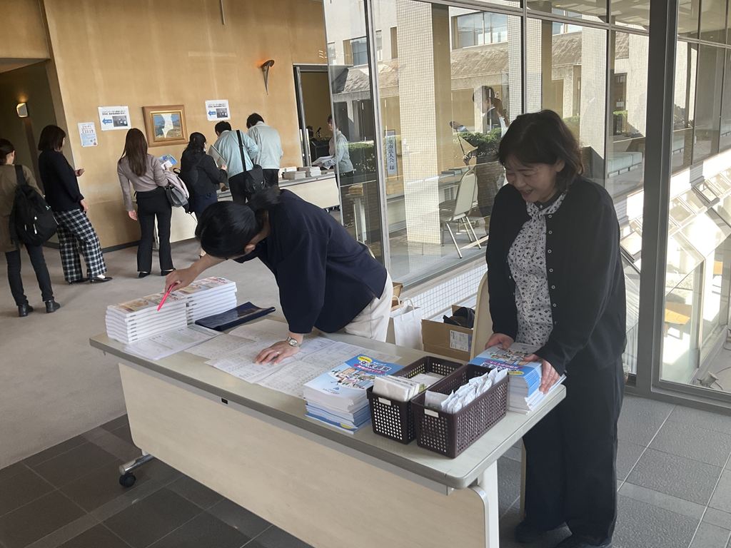 千葉地区・源泉部会合同年末調整説明会受付風景 千葉地区・源泉部会合同年末調整説明会受付風景