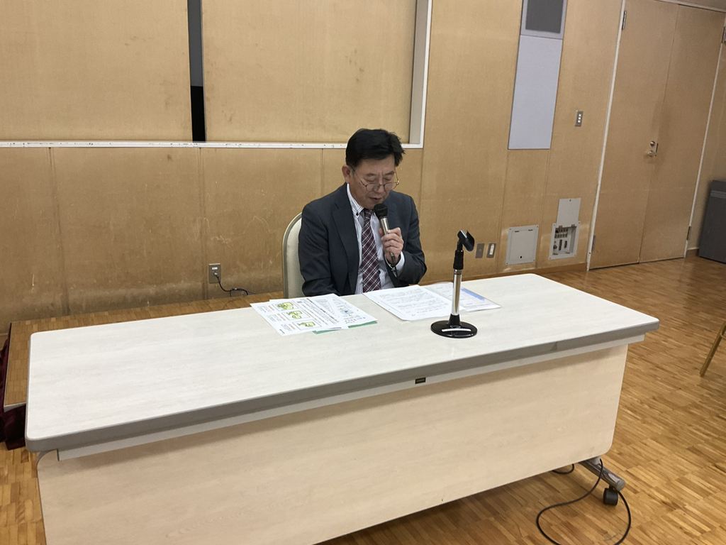 キャッシュレス納付について説明中の今野千葉南税務署法人課税第一部門統括官 キャッシュレス納付について説明中の今野千葉南税務署法人課税第一部門統括官