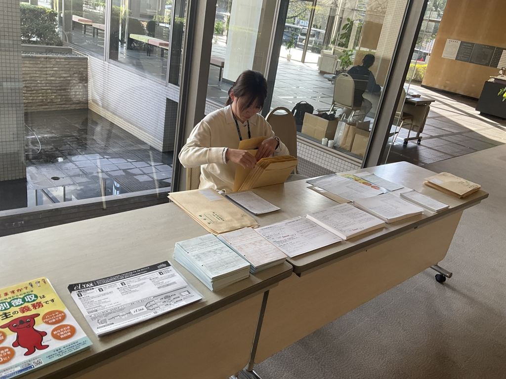 千葉地区・源泉部会合同年末調整説明会受付風景 千葉地区・源泉部会合同年末調整説明会受付風景