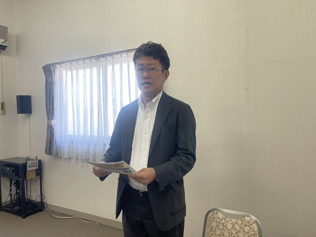 全法連福利厚生制度について説明中の川口大同生命保険株式会社千葉支社第二営業課長 全法連福利厚生制度について説明中の川口大同生命保険株式会社千葉支社第二営業課長