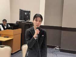 法定調書作成の仕方について説明中の厚母管理運営部門徴収官