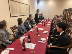会員交流会で挨拶中の矢島一般社団法人千葉南法人会第４支部連合長