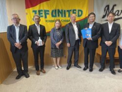 千葉市内小学校へ小学校支援品贈呈式