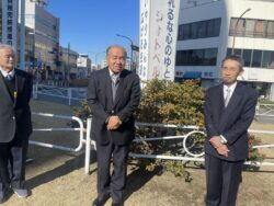 法人会を代表して小川一般社団法人千葉南法人会副会長挨拶（ＪＲ五井駅西口ロータリーにて）