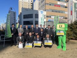 参加者全員で記念撮影（ＪＲ五井駅西口ロータリーにて）
