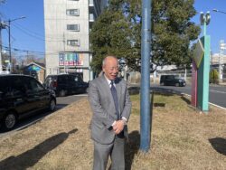 法人会を代表して寄主一般社団法人千葉南法人会長挨拶（１月１３日ＪＲ蘇我駅西口ロータリーにて）