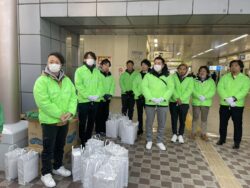 一般社団法人千葉南法人会青年部会確定申告街頭ＰＲ活動風景（２月６日ＪＲ五井駅にて)