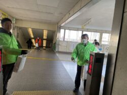 一般社団法人千葉南法人会青年部会確定申告街頭ＰＲ活動風景（２月６日ＪＲ五井駅にて)