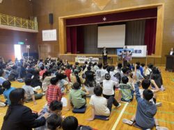 第３１回青年部会租税教室風景（千葉市立金沢小学校にて）