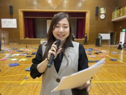 税金クイズ出題中の飯田一般社団法人千葉南法人会青年部会員