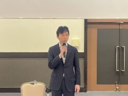 講演中の原田千葉南税務署副署長