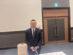 閉会を宣し中の青木一般社団法人千葉南法人会青年部会副部会長