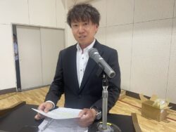 司会中の山本一般社団法人千葉南法人会青年部会運営専務