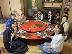 奥藤第十分店での昼食風景