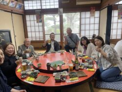 奥藤第十分店での昼食風景