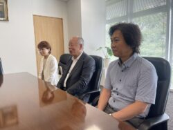 市原市役所にて管内小学校教育現場支援品贈呈式風景