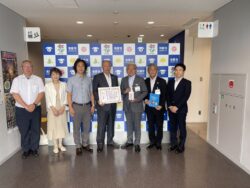 市原市役所にて管内小学校教育現場支援品贈呈式風景