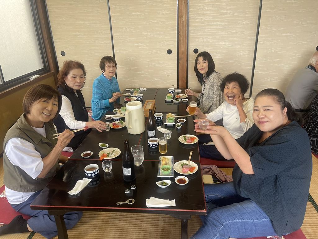 昼食会場「鴨鶴」にて 昼食会場「鴨鶴」にて