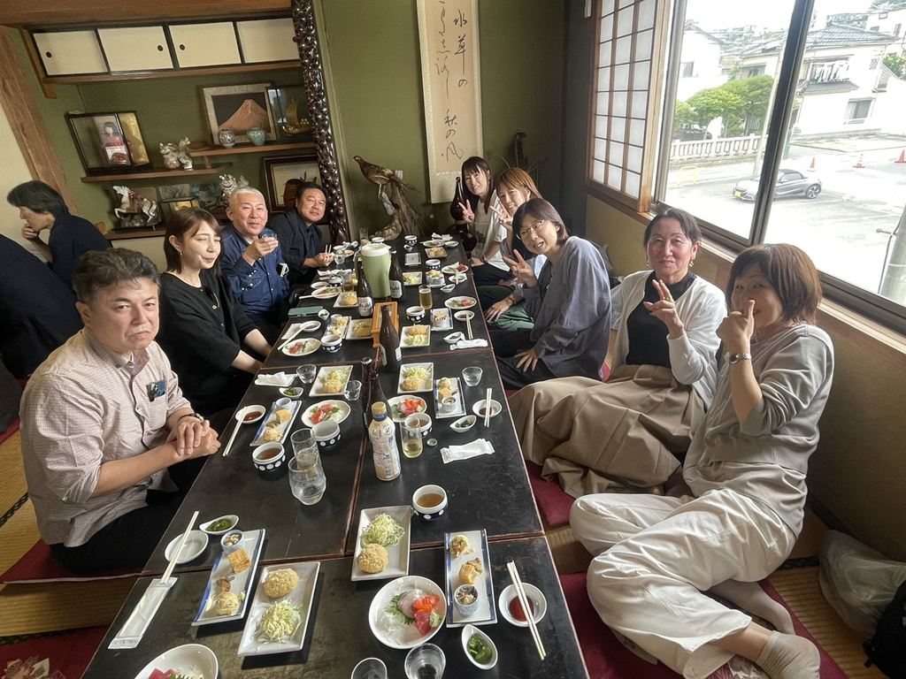 昼食会場「鴨鶴」にて 昼食会場「鴨鶴」にて