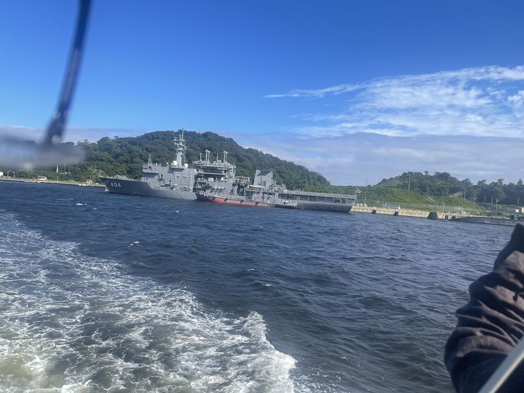 横須賀軍港めぐりにて 横須賀軍港めぐりにて