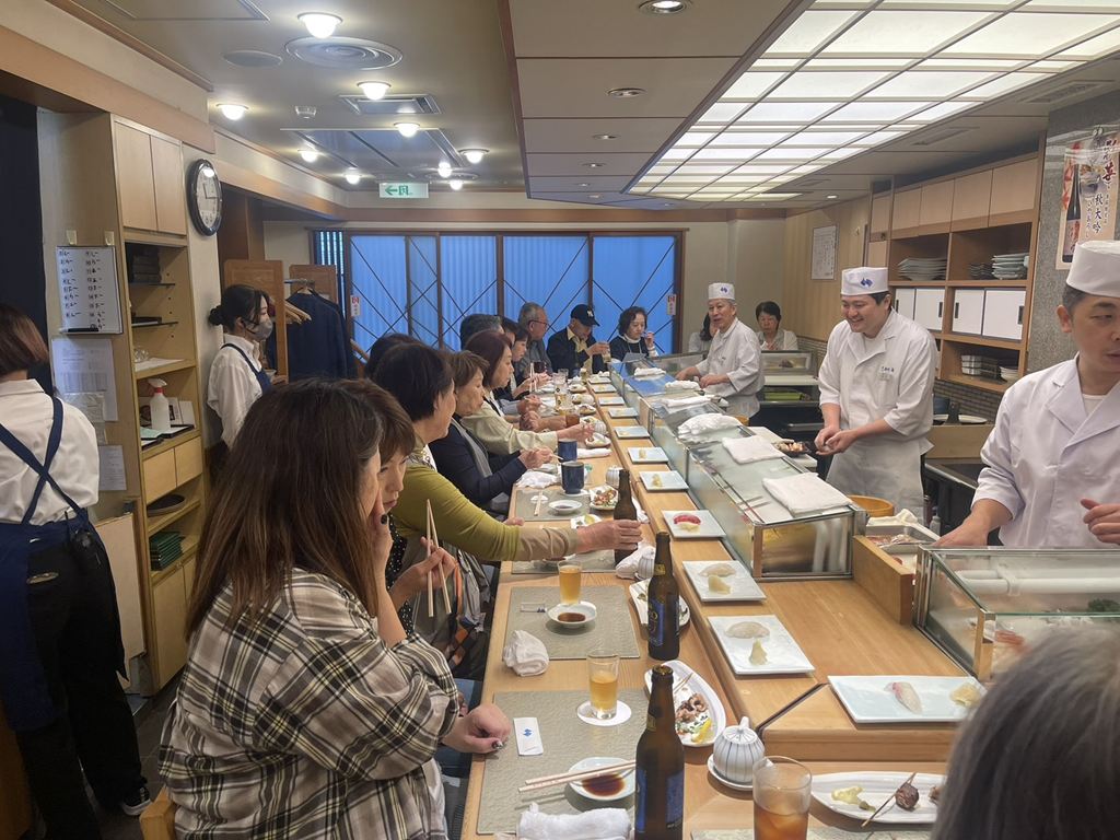 昼食会場「寿司清新館」にて 昼食会場「寿司清新館」にて
