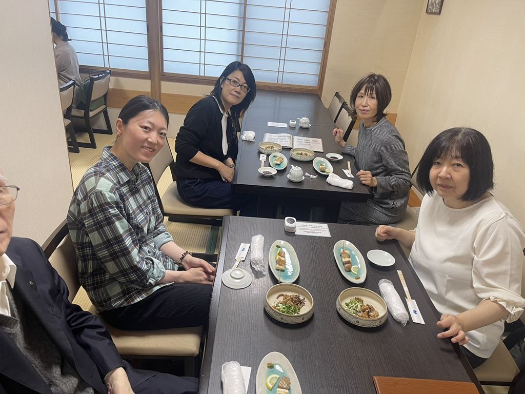 昼食会場「寿司清新館」にて 昼食会場「寿司清新館」にて