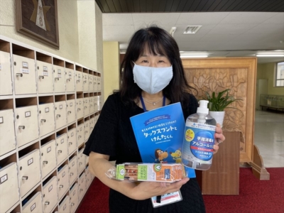 千葉市立泉谷小学校へ支援品贈呈 千葉市立泉谷小学校へ支援品贈呈