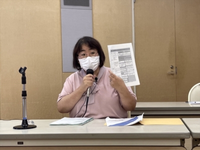 説明中の関谷法人課税第一部門上席調査官 説明中の関谷法人課税第一部門上席調査官