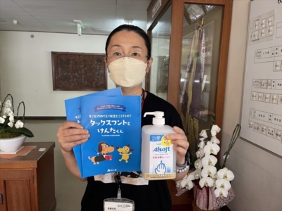 千葉市立誉田東小学校へ支援品贈呈 千葉市立誉田東小学校へ支援品贈呈