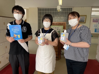 千葉市立大椎小学校へ支援品贈呈 千葉市立大椎小学校へ支援品贈呈