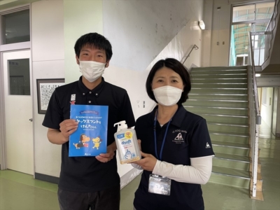 市原市立市西小学校へ支援品贈呈 市原市立市西小学校へ支援品贈呈