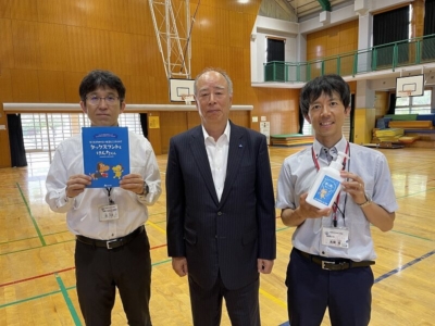 千葉市立有吉小学校へ支援品贈呈 千葉市立有吉小学校へ支援品贈呈