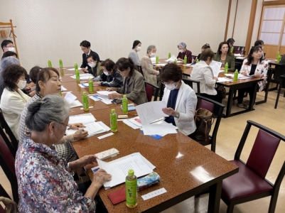 研修中の女性部会員 研修中の女性部会員