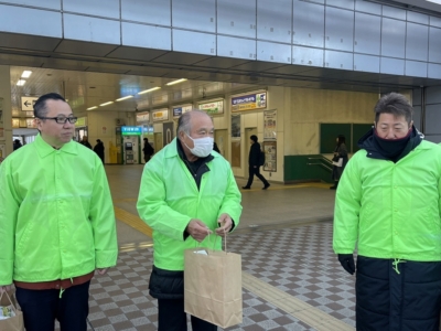 小川一般社団法人千葉南法人会副会長挨拶(2月7日JR五井駅街頭にて) 小川一般社団法人千葉南法人会副会長挨拶(2月7日JR五井駅街頭にて)