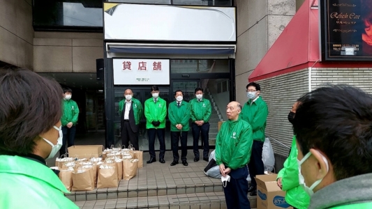 生田千葉南税務署長挨拶(2月19日JR蘇我駅街頭にて) 生田千葉南税務署長挨拶(2月19日JR蘇我駅街頭にて)