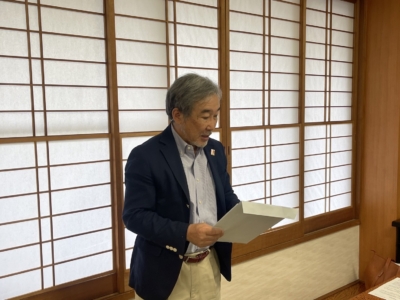 源泉部会定時協議会にて、主催者を代表して越部千葉南法人会源泉部会長挨拶 源泉部会定時協議会にて、主催者を代表して越部千葉南法人会源泉部会長挨拶