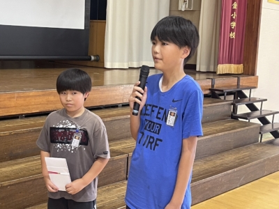 謝辞中の市原市立白金小学校児童代表 謝辞中の市原市立白金小学校児童代表