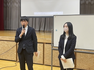 説明中の村田千葉南税務署法人課税第一部門調査官(写真左)、安藤千葉南税務署法人課税第一部門審理担当官(写真右) 説明中の村田千葉南税務署法人課税第一部門調査官(写真左)、安藤千葉南税務署法人課税第一部門審理担当官(写真右)