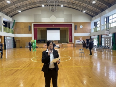 第三テーマ税金クイズ出題中の土橋一般社団法人千葉南法人会青年部会員 第三テーマ税金クイズ出題中の土橋一般社団法人千葉南法人会青年部会員