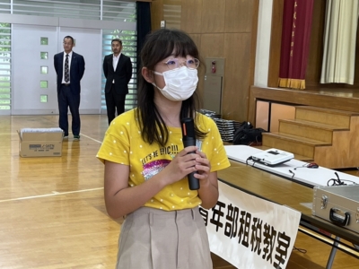 謝辞中の市原市立牧園小学校児童代表 謝辞中の市原市立牧園小学校児童代表