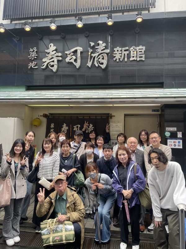築地 寿司清新館にて記念撮影 築地 寿司清新館にて記念撮影